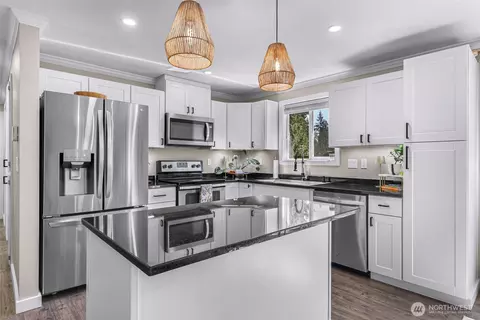 Kitchen - 13014 4th Dr SE, Everett, WA 98208 photo 1 of 2