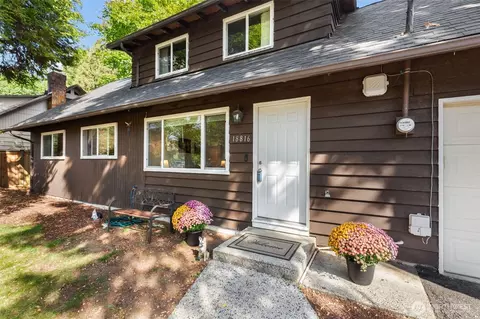 Exterior - 18816 89 Ave NE, Bothell, WA 98011 photo 3 of 7