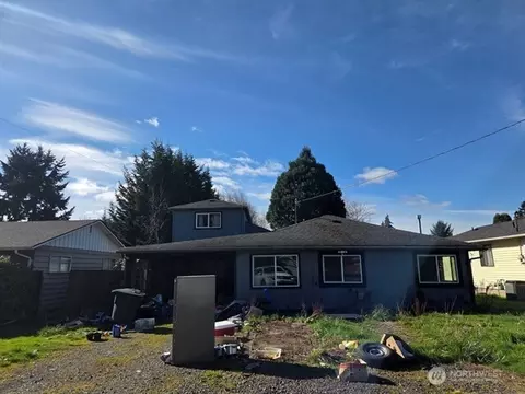 3327 Pennsylvania St, Longview, WA 98632