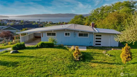 804 Sandstone Ln, Camano Island, WA 98282