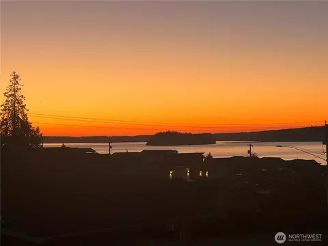 804 Sandstone Ln, Camano Island, WA 98282