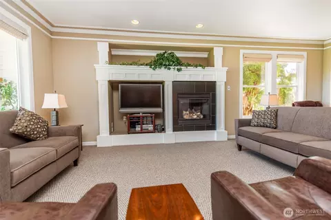 Living - 71 Mount Baker Dr, Sequim, WA 98382 photo 2 of 3