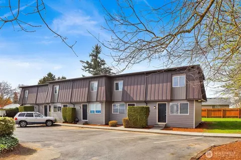 211 Maple St, Lynden, WA 98264