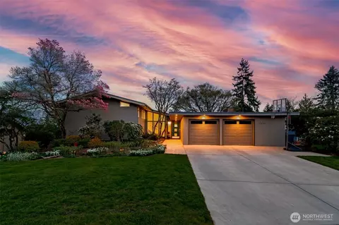 17825 NE 9th St, Bellevue, WA 98008