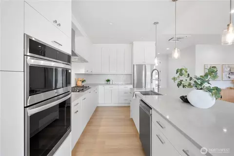 Kitchen - 130 Sable Dr, Everson, WA 98247 photo 4 of 5