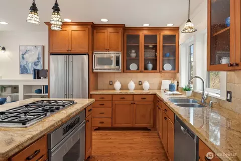 Kitchen - 1406 N 38th St, Seattle, WA 98103 photo 3 of 4