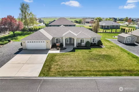 9083 SE Castlewood Dr, Moses Lake, WA 98837