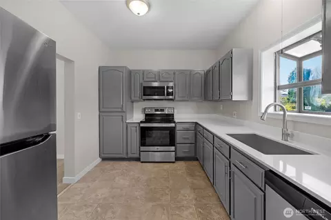 Kitchen - 1925 Lombard, Everett, WA 98201 photo 1 of 3