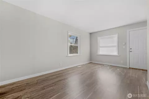 Living - 1925 Lombard, Everett, WA 98201 photo 4 of 7
