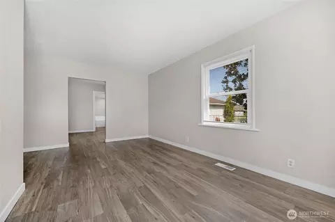 Living - 1925 Lombard, Everett, WA 98201 photo 1 of 7