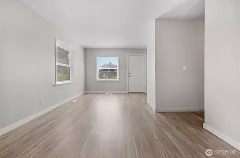 Living - 1925 Lombard, Everett, WA 98201 photo 5 of 7