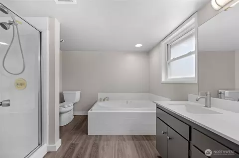 Bath - 1925 Lombard, Everett, WA 98201 photo 1 of 1