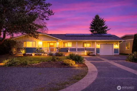 8252 Cowichan Rd, Blaine, WA 98230