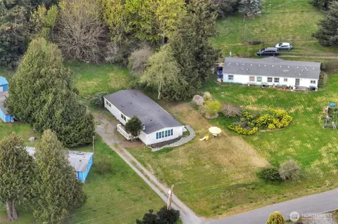 570 Crockett Lake Dr, Coupeville, WA 98239