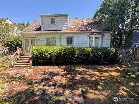 4523 48th Ave NE, Seattle, WA 98105