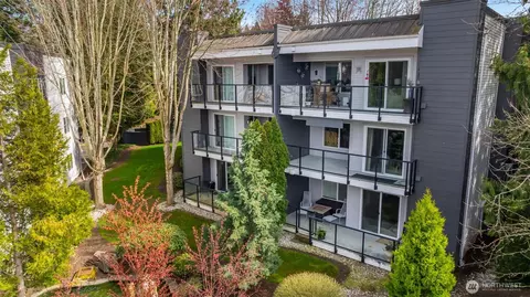 408 2nd Ave S #102, Kirkland, WA 98033