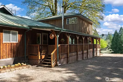 202 Redwing Rd, Woodland, WA 98674