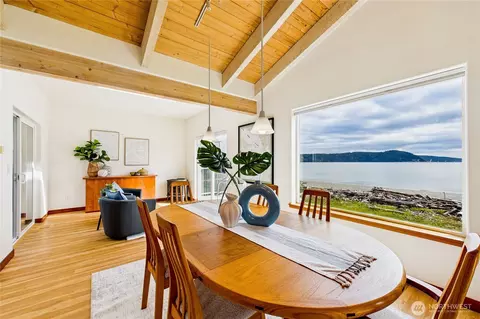 Dining - 451 Beach Dr, Sequim, WA 98382 photo 3 of 3