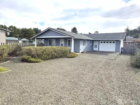 23800 J Pl, Ocean Park, WA 98640