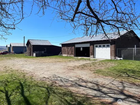 59 Hendrick Loop Rd, Omak, WA 98841 photo 2