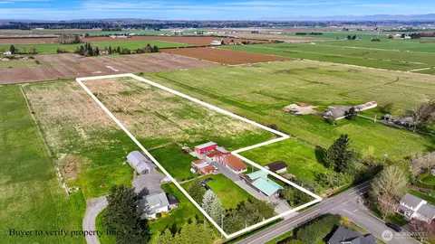 8683 Benson Rd, Lynden, WA 98264