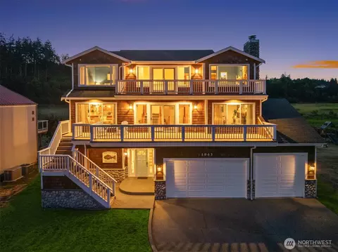 1943 Shore Ave, Freeland, WA 98249