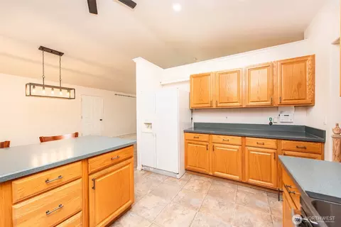 Kitchen - 315 Dungeness Mdws, Sequim, WA 98382 photo 3 of 3