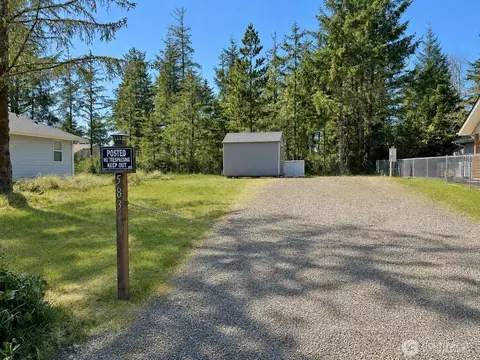 583 Meadow Ave NE, Ocean Shores, WA 98569