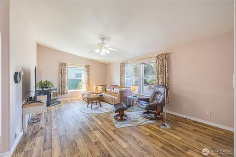 645 N 7th, Sequim, WA 98382 photo 16