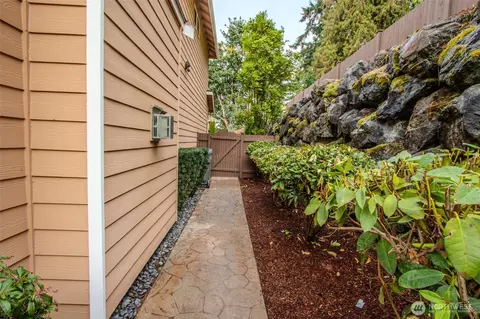 Exterior - 11401 58th Ave SE, Everett, WA 98208 photo 2 of 5