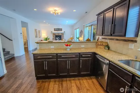 Kitchen - 11401 58th Ave SE, Everett, WA 98208 photo 2 of 3