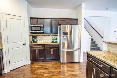 Kitchen - 11401 58th Ave SE, Everett, WA 98208 photo 3 of 3
