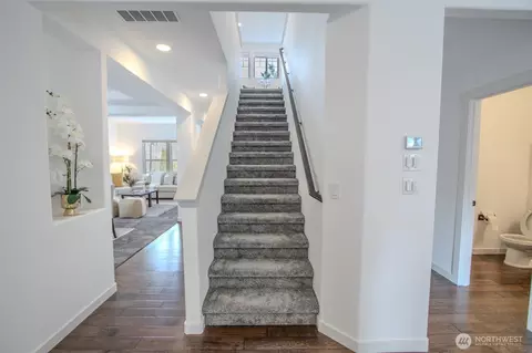 Entry Way - 11401 58th Ave SE, Everett, WA 98208 photo 2 of 4