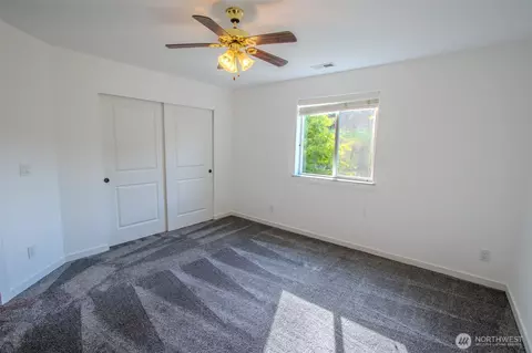 Bedroom - 11401 58th Ave SE, Everett, WA 98208 photo 5 of 6