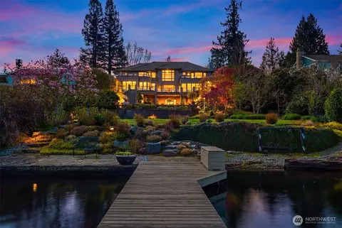 9626 SE 34th St, Mercer Island, WA 98040