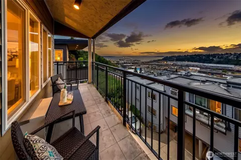 1965 12th Ave W #401, Seattle, WA 98119