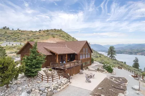 240 Little Butte Ranch Rd, Chelan, WA 98816