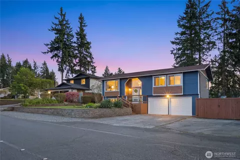 2610 211th Ave E, Lake Tapps, WA 98391