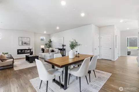 Dining - 4211 208th Pl SE, Bothell, WA 98021 photo 4 of 4