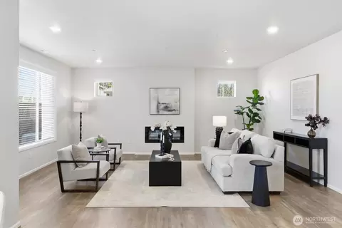 Living - 4211 208th Pl SE, Bothell, WA 98021 photo 2 of 4