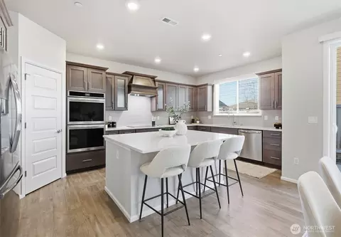 Kitchen - 4211 208th Pl SE, Bothell, WA 98021 photo 3 of 3