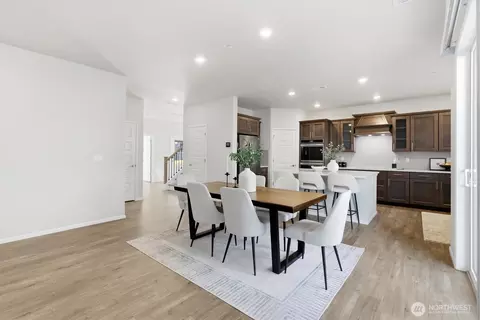 Dining - 4211 208th Pl SE, Bothell, WA 98021 photo 2 of 4