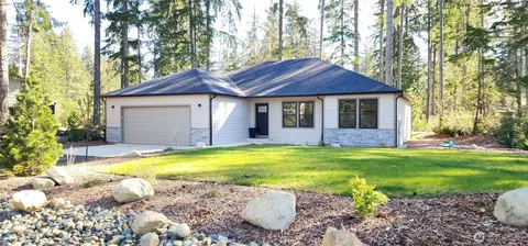 160 E Country Club Dr N, Union, WA 98592