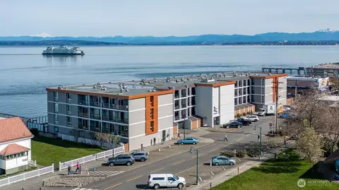 610 Front St #302, Mukilteo, WA 98275