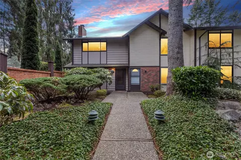 1717 150th Ave SE #1, Bellevue, WA 98007
