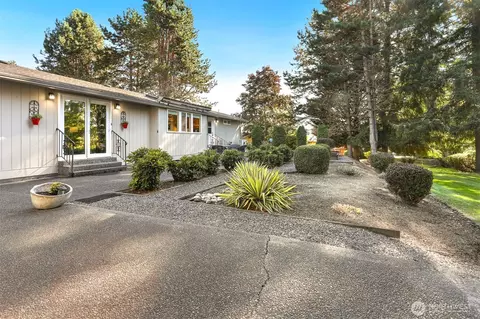 922 240th Pl SW, Bothell, WA 98021