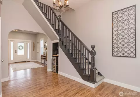 Entry Way - 404 Factory St SE, Orting, WA 98360 photo 4 of 5
