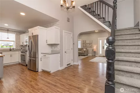 Entry Way - 404 Factory St SE, Orting, WA 98360 photo 5 of 5