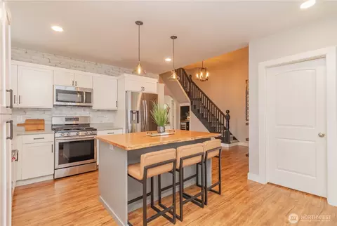 Kitchen - 404 Factory St SE, Orting, WA 98360 photo 1 of 3