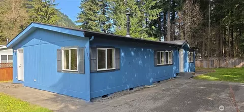 6164 Cedar Ln, Maple Falls, WA 98266